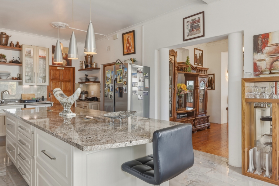 4 Bedroom Property for Sale in Vredehoek Western Cape